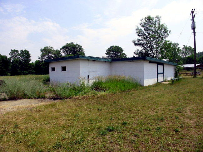 Seaway Drive-In Theatre - June 2002 Photo (newer photo)